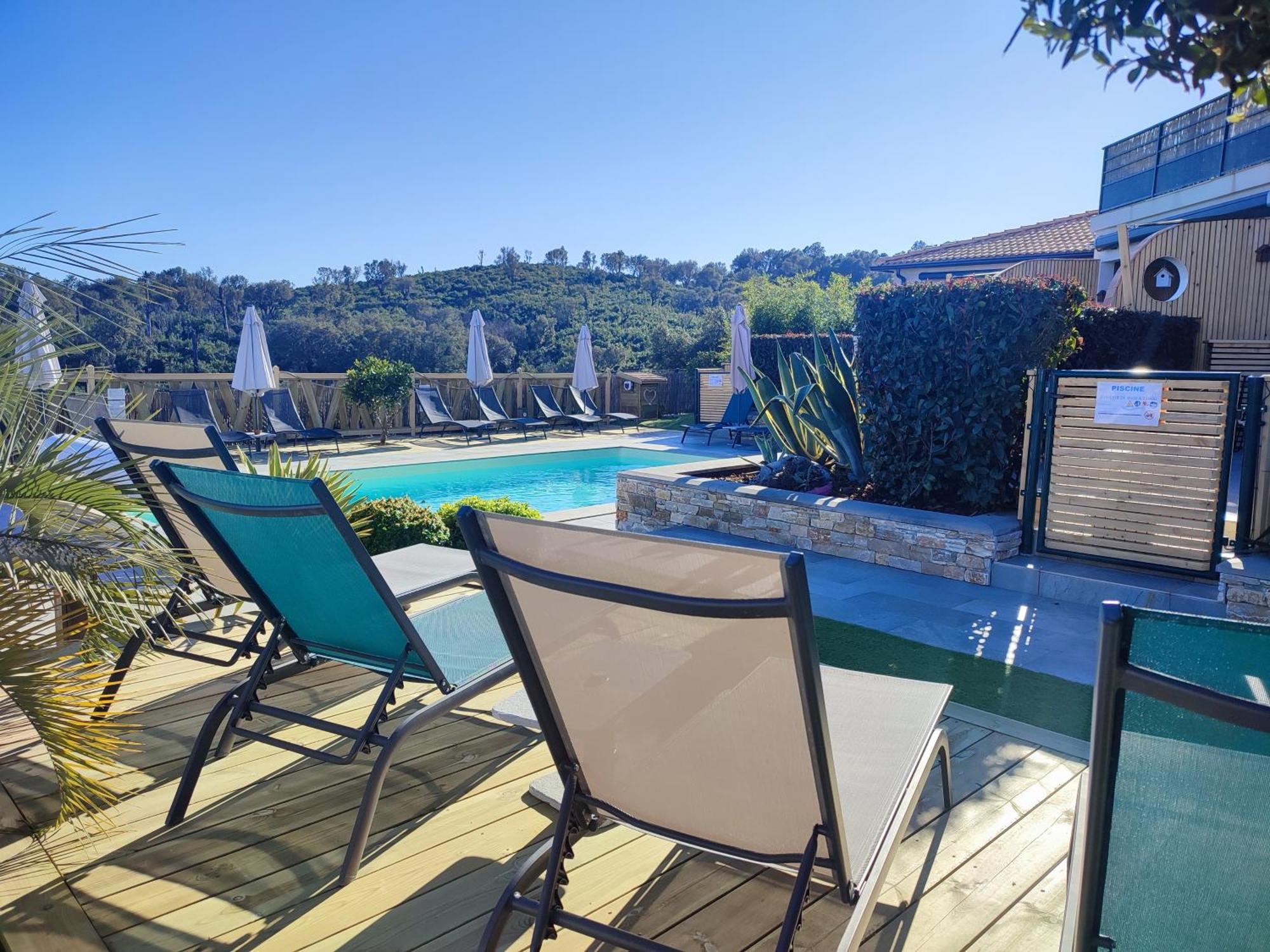 Cote Et Mer - Appartement Haut Standing Dans Villa Avec Piscine Et Vue Mer Taglio-Isolaccio Extérieur photo
