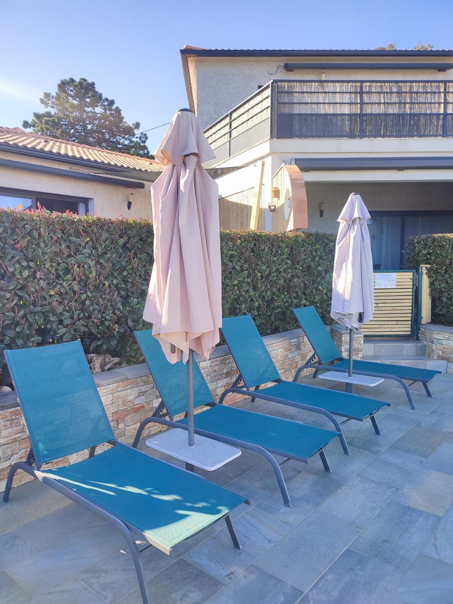 Cote Et Mer - Appartement Haut Standing Dans Villa Avec Piscine Et Vue Mer Taglio-Isolaccio Extérieur photo