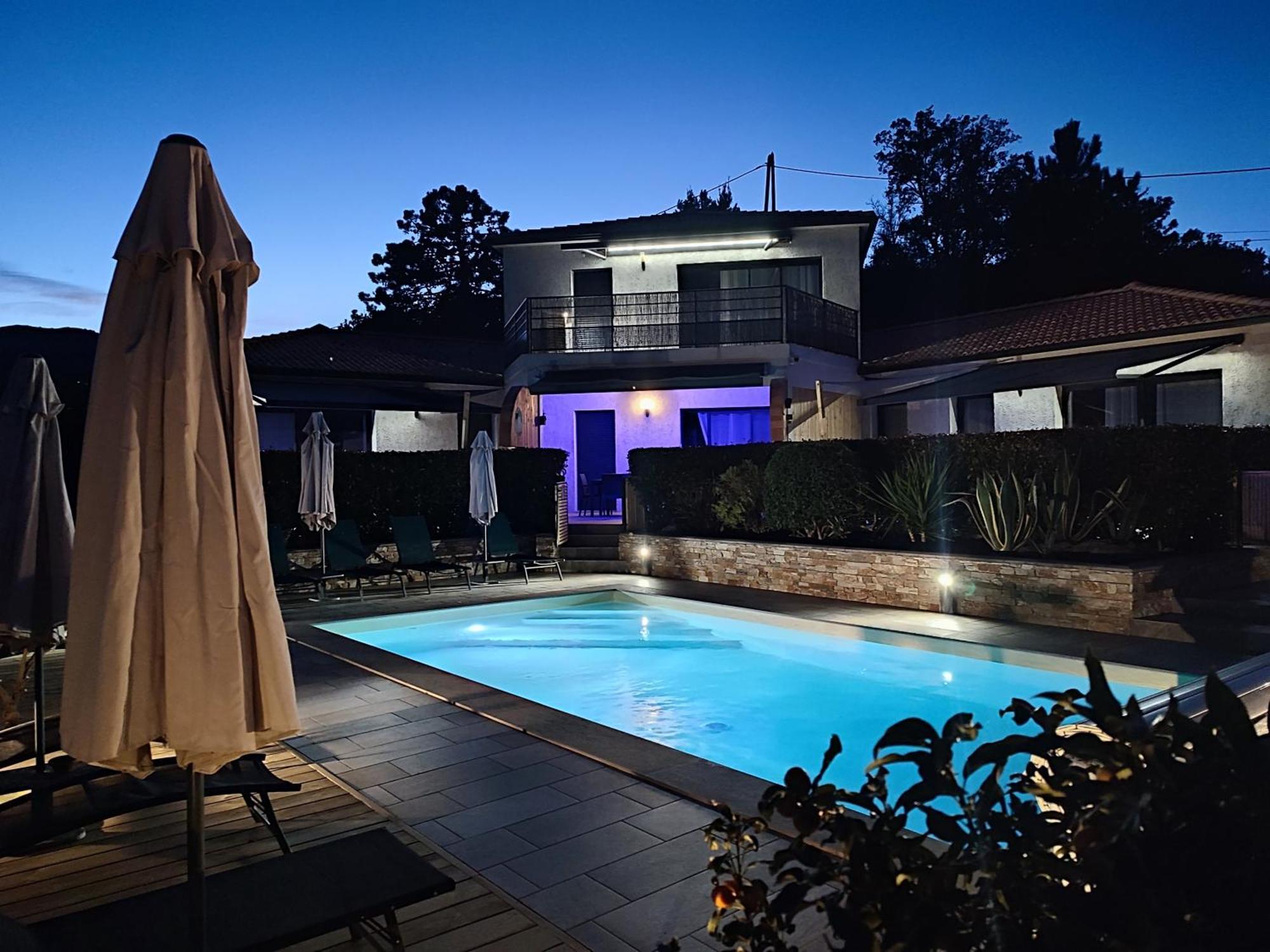 Cote Et Mer - Appartement Haut Standing Dans Villa Avec Piscine Et Vue Mer Taglio-Isolaccio Extérieur photo