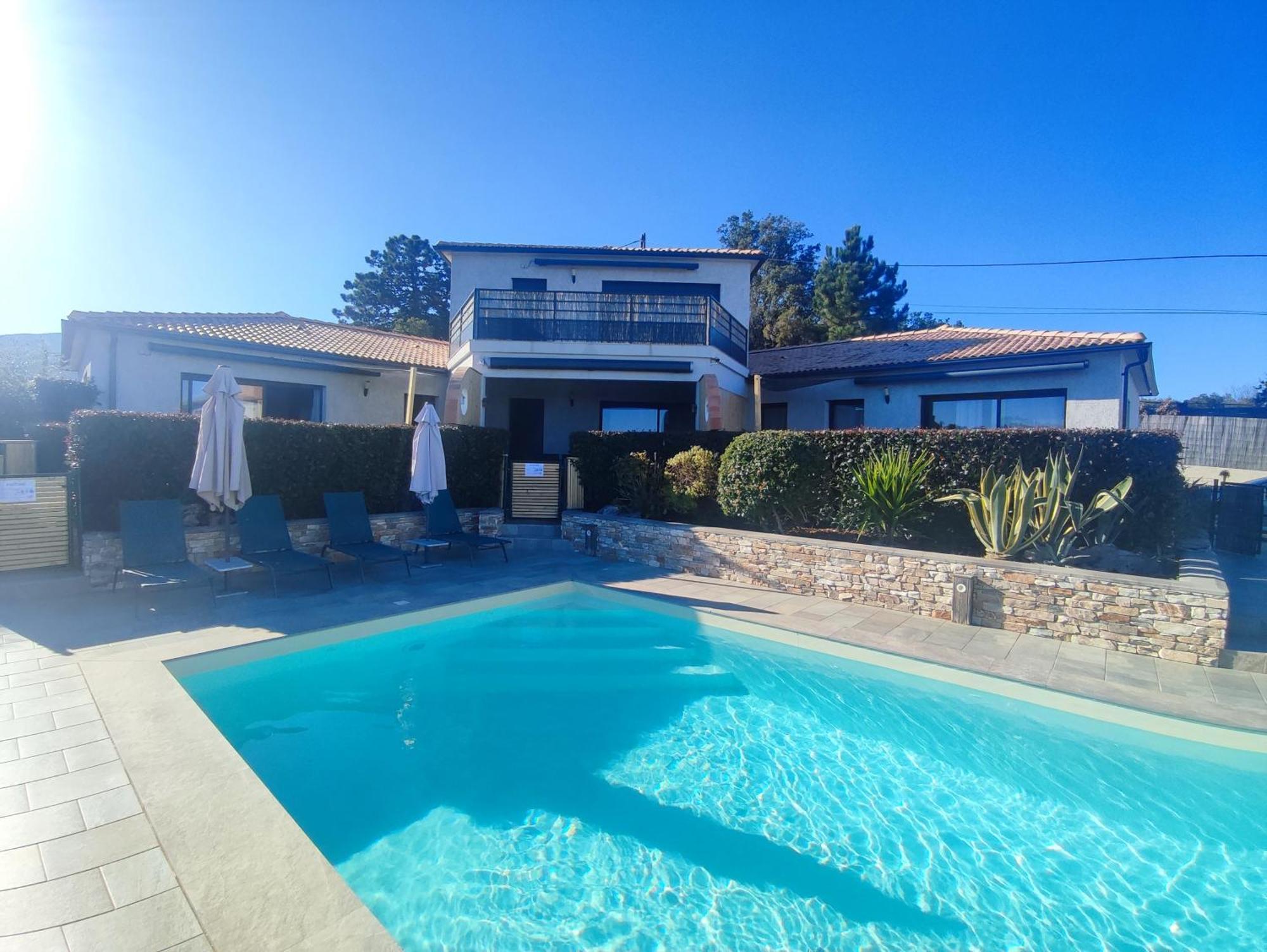 Cote Et Mer - Appartement Haut Standing Dans Villa Avec Piscine Et Vue Mer Taglio-Isolaccio Extérieur photo