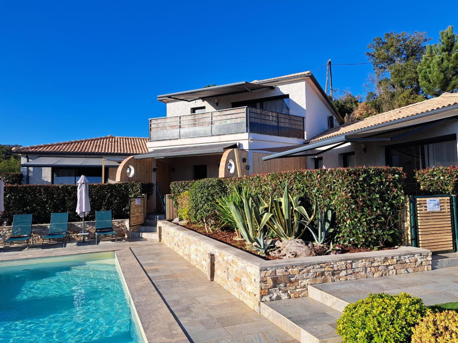 Cote Et Mer - Appartement Haut Standing Dans Villa Avec Piscine Et Vue Mer Taglio-Isolaccio Extérieur photo