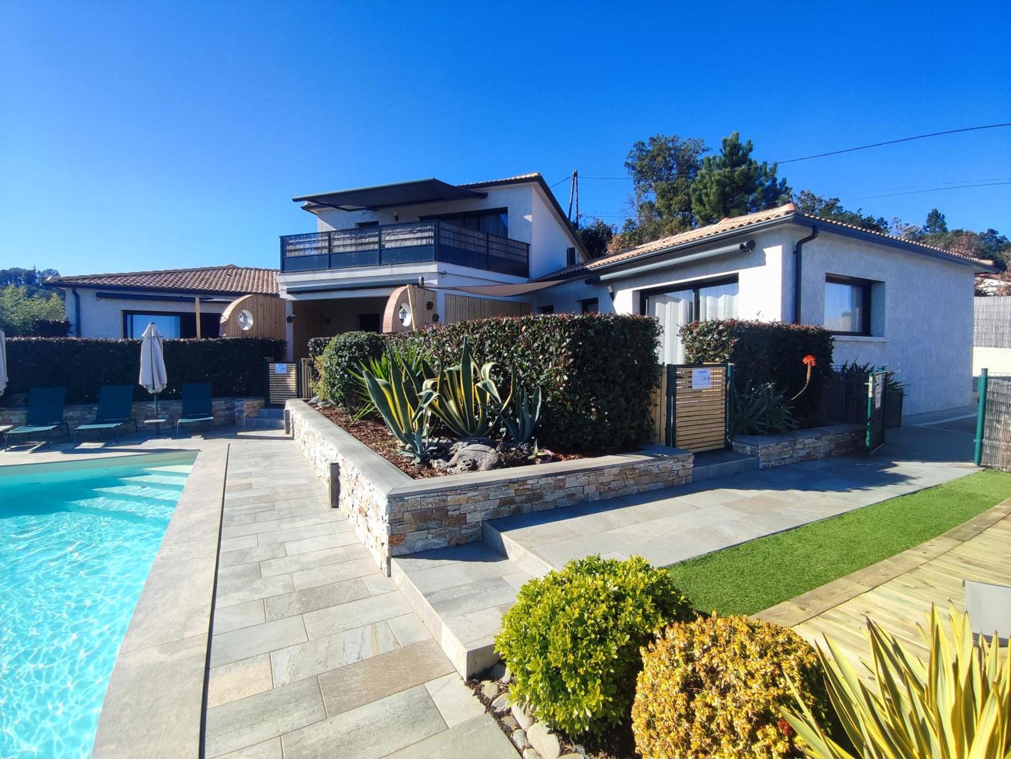 Cote Et Mer - Appartement Haut Standing Dans Villa Avec Piscine Et Vue Mer Taglio-Isolaccio Extérieur photo